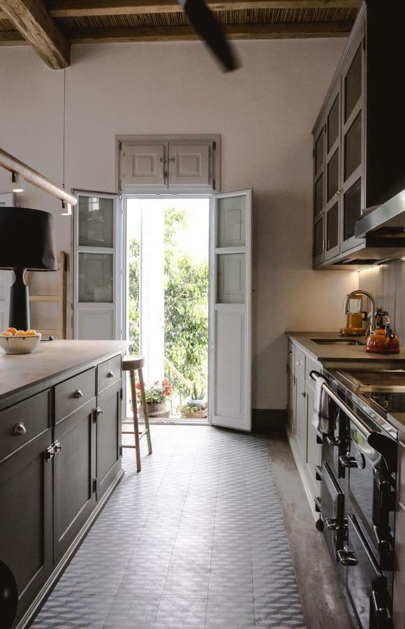 One Manto Square Apartment Mykonos Town ภายนอก รูปภาพ
