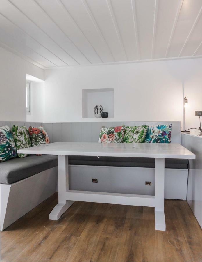 One Manto Square Apartment Mykonos Town ภายนอก รูปภาพ
