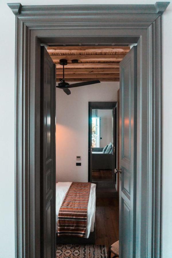 One Manto Square Apartment Mykonos Town ภายนอก รูปภาพ